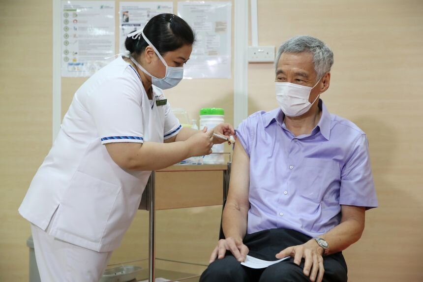 Singapore’s Prime Minister Lee Hsien Loong receives Pfizer-BioNTech coronavirus vaccination, courtesy: The Straits Times.